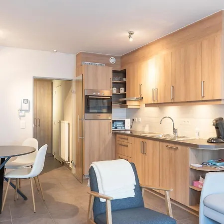 Located On The 2nd Floor Westende