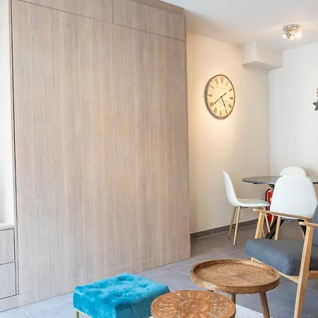 Located On The 2nd Floor Apartamento