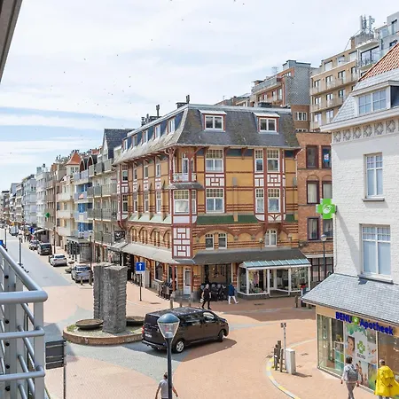 Located On The 2nd Floor Westende